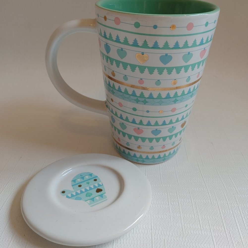 DAVIDS TEA Perfect Mug with lid Mittens Heart Garland